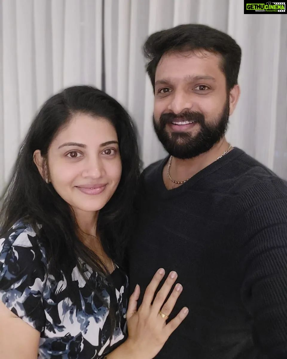 Sshivada Instagram - I know its a late post but still... Wishing you a very happy birthday dear hubby @muralikrishnan1004 . Praying that you are blessed with all that your heart desires. Just be yourself because you are simply the best. Love you ๐ฅฐ๐ and advanced Valentine's day wishes too๐๐๐ #birthday #wishes #happybirthdayhubby #family #happiness๐ #love #valentinesdaywishes