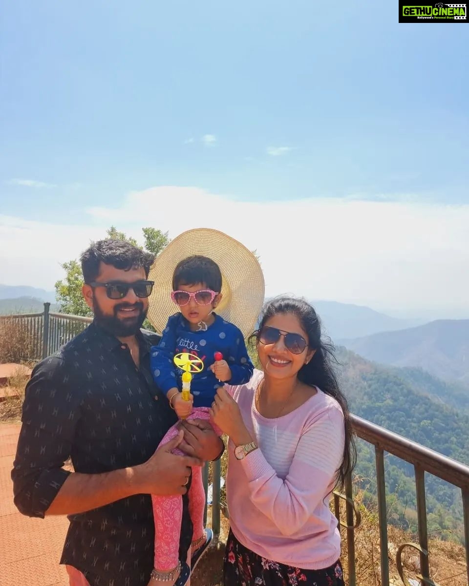 Sshivada Instagram - I know its a late post but still... Wishing you a very happy birthday dear hubby @muralikrishnan1004 . Praying that you are blessed with all that your heart desires. Just be yourself because you are simply the best. Love you ๐ฅฐ๐ and advanced Valentine's day wishes too๐๐๐ #birthday #wishes #happybirthdayhubby #family #happiness๐ #love #valentinesdaywishes