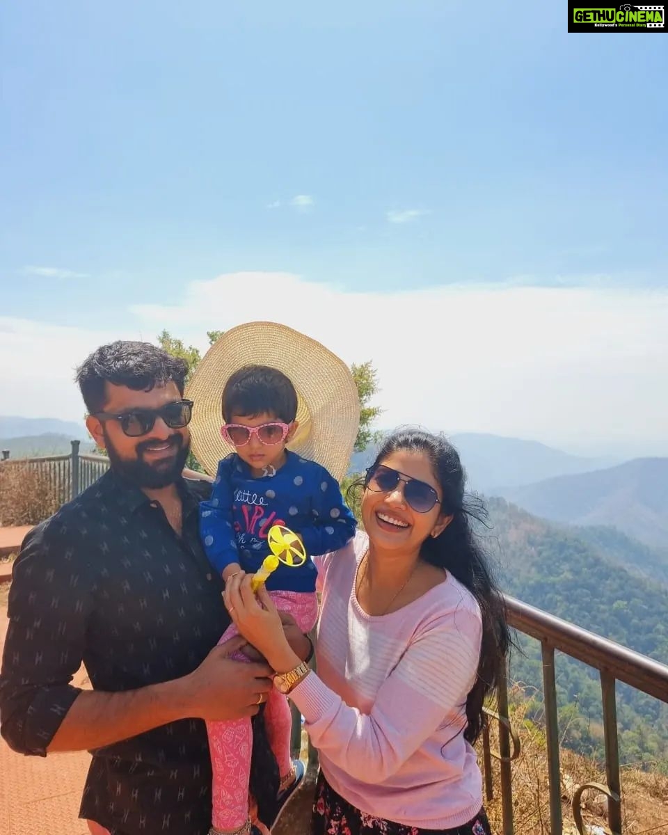 Sshivada Instagram - I know its a late post but still... Wishing you a very happy birthday dear hubby @muralikrishnan1004 . Praying that you are blessed with all that your heart desires. Just be yourself because you are simply the best. Love you ๐ฅฐ๐ and advanced Valentine's day wishes too๐๐๐ #birthday #wishes #happybirthdayhubby #family #happiness๐ #love #valentinesdaywishes