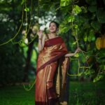 Sshivada Instagram - "The world always looks brighter from behind a smile" Clicked by @ganesh_anbayeram Saree from @zariculture Blouse designed by @sarithajayasurya_designstudio Jewellery from @venbaaa_collections Styling & MUA @sushma_subramaniyan #saree #sareelove #sareelovers #sixyardsofelegance #sixyardsofsheerelegance #traditionalwear #beingtraditional #beyourself #loveyourlife #liveyourlife Semmozhi Poonga