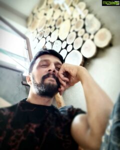 Sudeep Instagram - Be sorted...
Be happy,,,
Be ,,,,,,you.
