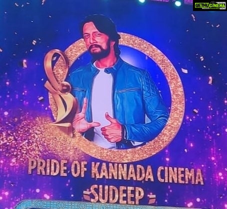 Sudeep Instagram - Attendeding an event to receive an award after years was a weird feeling. Felt happy too. Wired cz I'm used to life wthout awards n here iam altering my decisions for a friend of mine. Felt happy cz my presence made a few very happy. Thank u @ZeeKannada @vishvamukhi For th honour