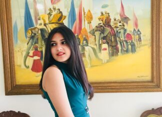 Suhani Bhatnagar Instagram - #metryingtogiveacandid
