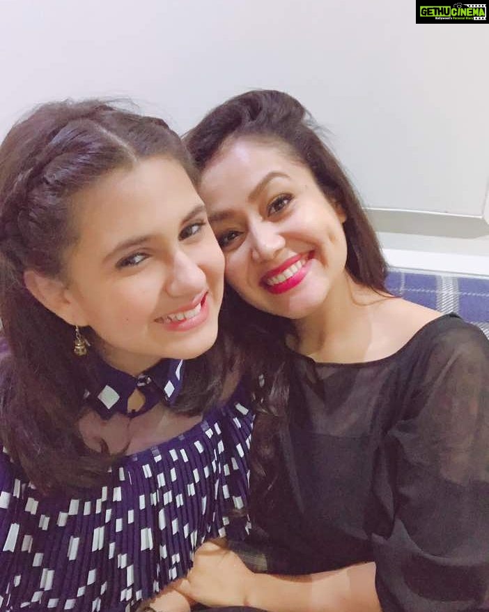 Suhani Bhatnagar Instagram - Cutest..sweetest..dearest. and loveliest.#nehakakkar Great working with u😙