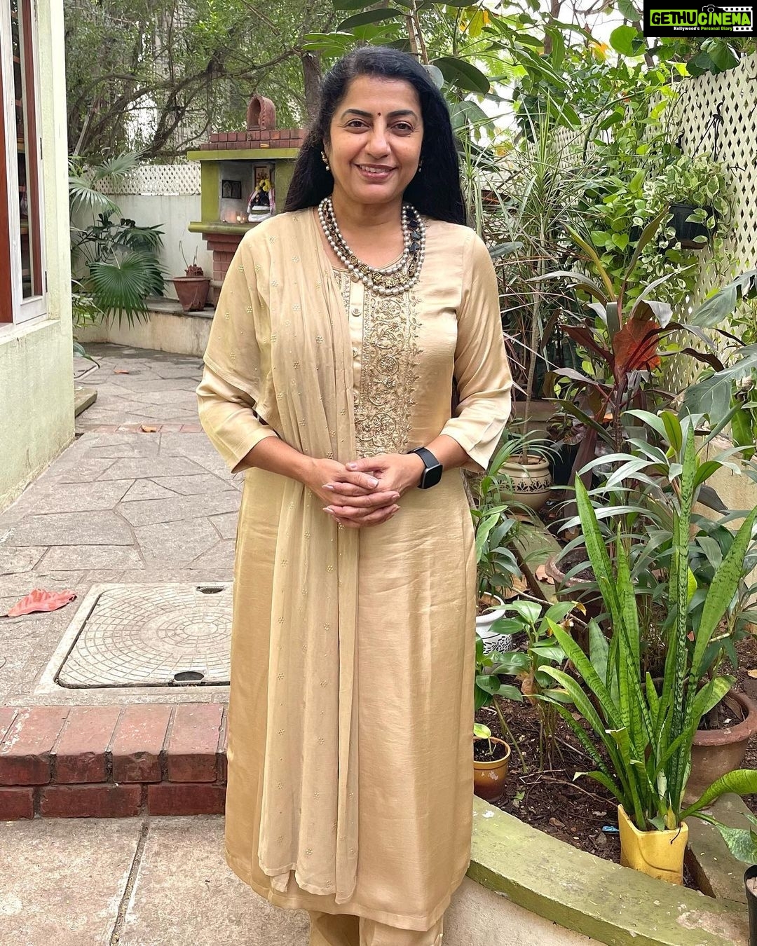 Suhasini Maniratnam Instagram - Dressed up for monisha today