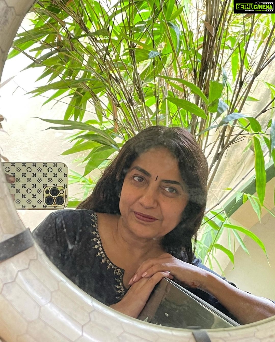 Suhasini Maniratnam Instagram - Teaching our staff naam woman Revathy framing and composing.