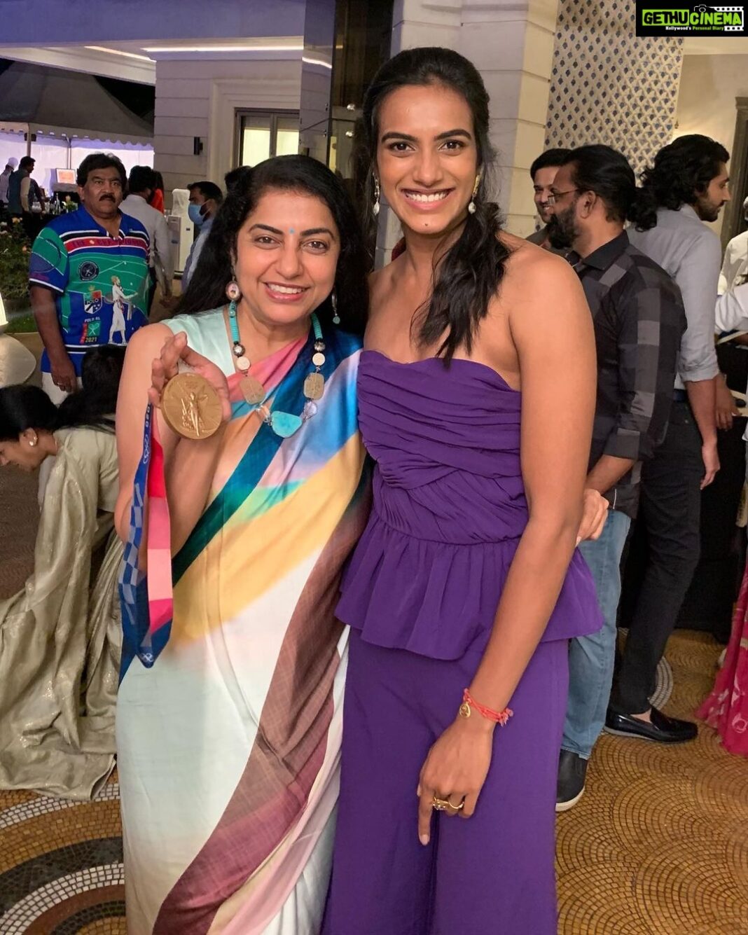 Suhasini Maniratnam Instagram - With the golden girl of olympics Sindhu. Touched an Olympic medal. She made our dreams come true. Proud of you girl.