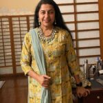 Suhasini Maniratnam Instagram - When you are dressed to go out why can’t I come too ! Says Ponni