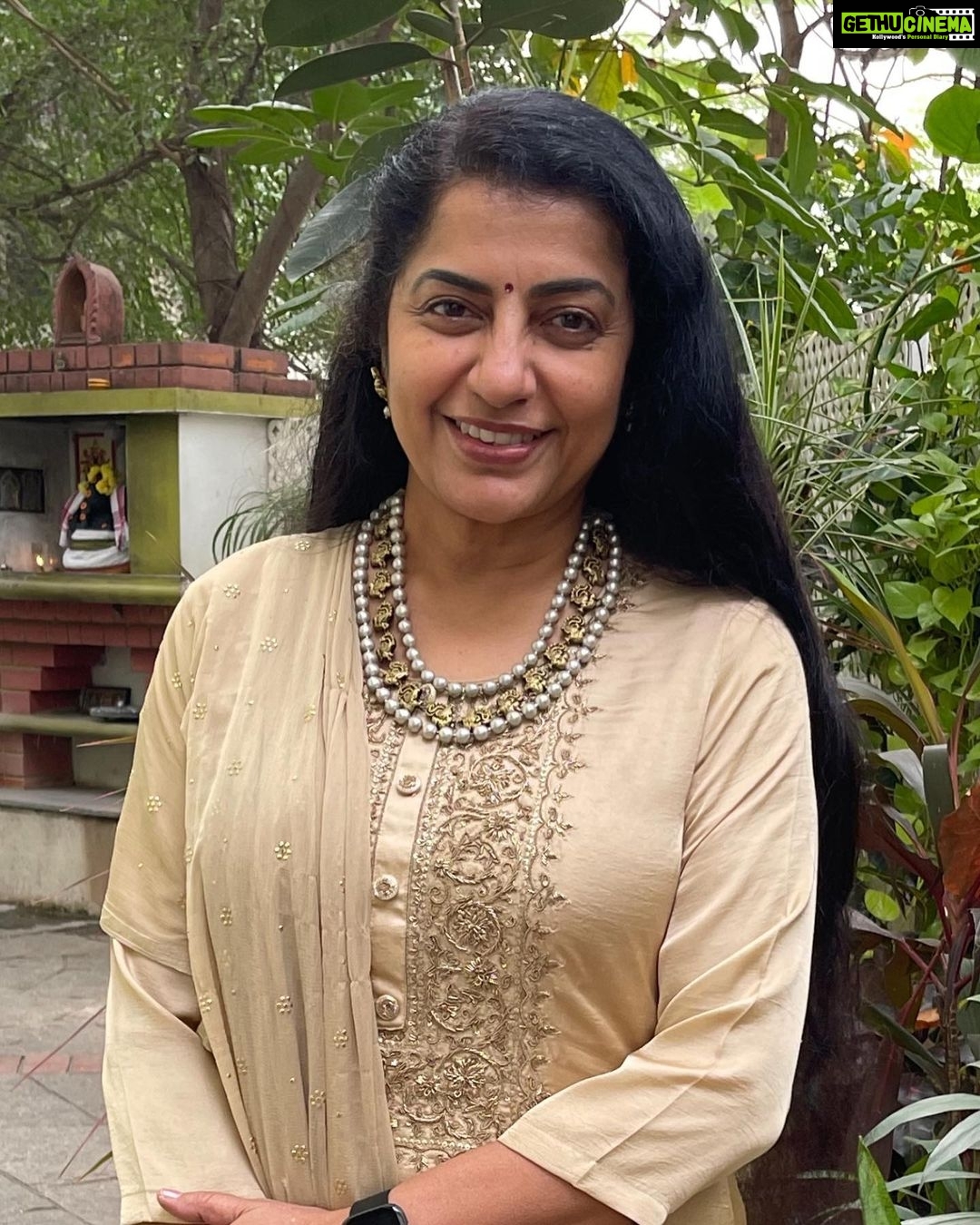 Suhasini Maniratnam Instagram - Dressed up for monisha today