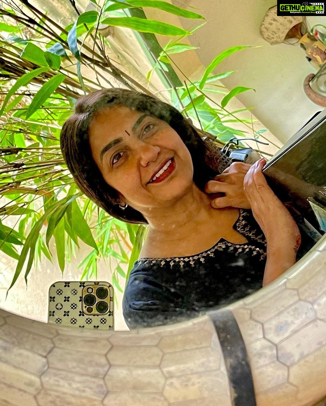 Suhasini Maniratnam Instagram - Teaching our staff naam woman Revathy framing and composing.