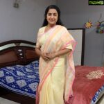 Suhasini Maniratnam Instagram – Cotton saree galore.  Happy to get back to work.  Light camera dialogues and struggle 😜😜😜
