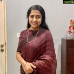Suhasini Maniratnam Instagram - Cotton saree galore. Happy to get back to work. Light camera dialogues and struggle 😜😜😜