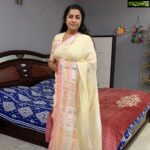 Suhasini Maniratnam Instagram - Cotton saree galore. Happy to get back to work. Light camera dialogues and struggle 😜😜😜