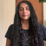 Suhasini Maniratnam Instagram - Sunday curly hair routine. Slowly learning not to use hair dryer hair iron and even hair brush or comb. Curly haired girls will know the struggle