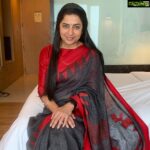 Suhasini Maniratnam Instagram - Hydrabad blues and reds