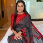 Suhasini Maniratnam Instagram - Hydrabad blues and reds