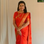 Suhasini Maniratnam Instagram - Photo shoot and I tease Saraswathy our expert saree draper as she corrects my posture ( a bit too much 😜😜😜)