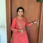 Suhasini Maniratnam Instagram - Ready for my shoot. But who stops me at the door. Our Shelley. She wants to be part of the shoot. Can not baby.