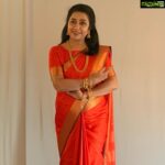Suhasini Maniratnam Instagram – Photo shoot and I tease Saraswathy our expert saree draper as she corrects my posture ( a bit too much 😜😜😜)
