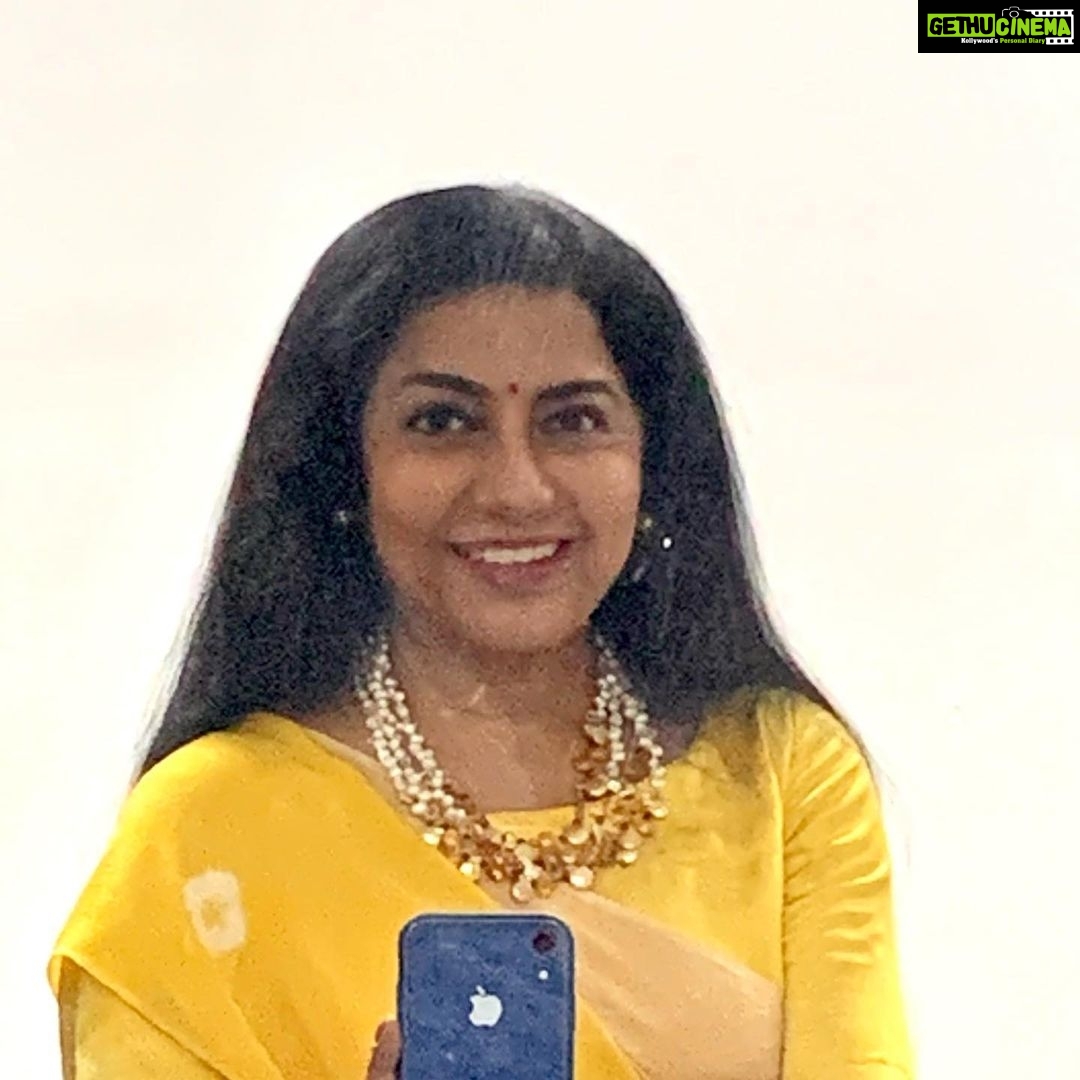 Suhasini Maniratnam Instagram - Happy shooting day ❤️❤️❤️❤️