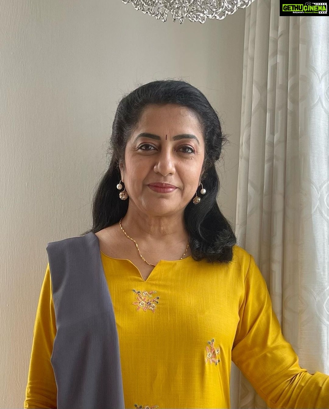 Suhasini Maniratnam Instagram - Every one seem to like my short hair look. May be a cue for me to cut my boring long hair ????
