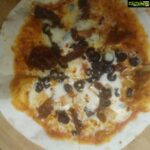 Suhasini Maniratnam Instagram - Tonight’s dinner. bread products from Savera s new outlet Bread Boutique from Brew Room and Pizzas from Ciro’s Pizzeria both outlets are brand new @ TTK Road. Loved it. Simply delicious