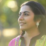 Suhasini Maniratnam Instagram - I’m meeting you twice this evening. 5 pm with Senthil and 6 pm with RJ sano both in their live streams. Pls join both @the_s_community@s_community_senthil @rj_sano