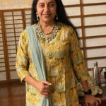 Suhasini Maniratnam Instagram - When you are dressed to go out why can’t I come too ! Says Ponni