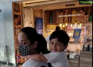 Suja Varunee Instagram - Love you Adhvaaith😘 Amma will come with the trophy and make you proud 😘 #momson #momlove #SujaVarunee #biggbosstamil #bbtamil #Biggboss #BBultimate #biggbossultimate #Biggbosstamilott #hotstar #instagood #instaupdate #Instareels #BB #biggbossott #biggbosstamilultimate #biggbossultimatetamil #suja #sujabiggboss #taskqueenisback #ironladyreturns