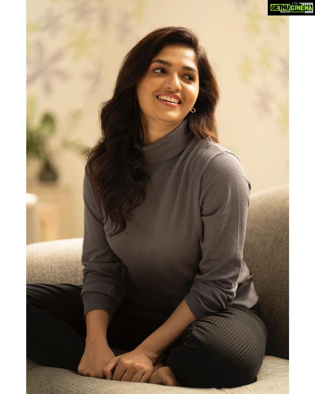 Sunaina Instagram - 📸 @thestoryteller_india MUA @blushbynamitha Hair @durga_hair_stylist Location @citadinesomrchennai