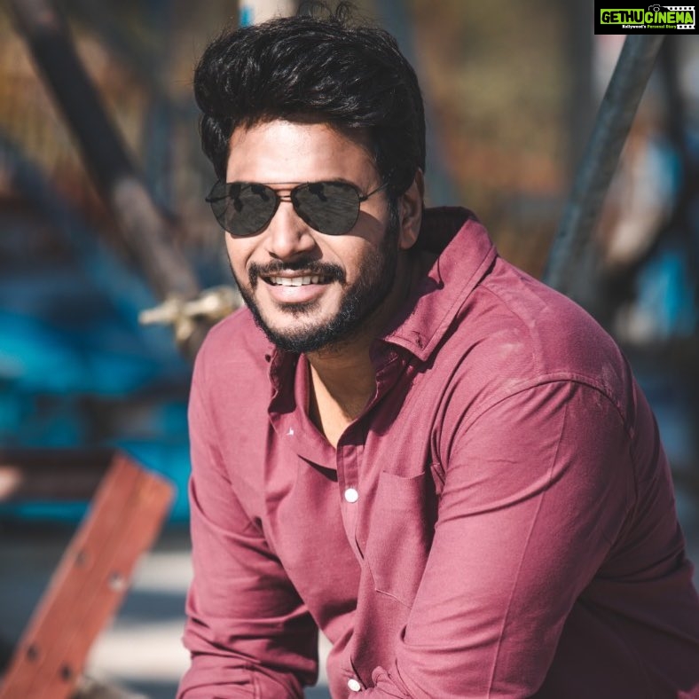 Sundeep Kishan Instagram - On the sets of #NinnuVeedaniNeedanuNene ... Thank you @crafty_chandu for constantly pushing me to pose for more pictures on set :)