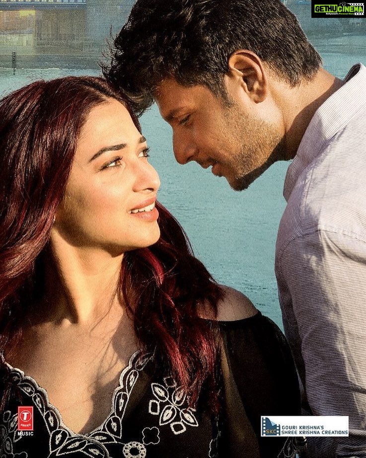 Sundeep Kishan Instagram - Date mark chesukondi Abbayilu...Vote vesaka #NextEnti plan ante... #NextEnti #December7thRelease :) @kunalkohli @tamannaahspeaks @pnavdeep26 @PuriAkshai