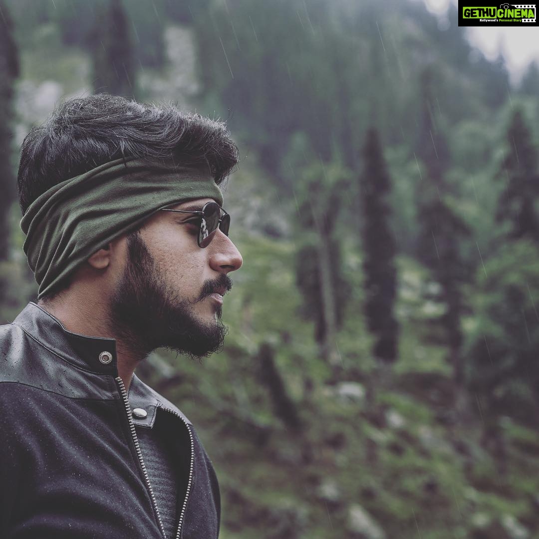 Sundeep Kishan Instagram - People said "Make Hay while the Sun shines.." I said "Let me take a minute to admire and appreciate the Sun first.." pic courtesy : @flyingparatha (Pratha Narang) #SkQuotes #Hustler #Surviver #sundeepkishan