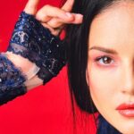 Sunny Leone Instagram – Surprises coming soon!! @starstruckbysl