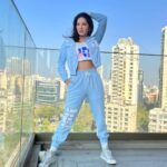 Sunny Leone Instagram – Just hanging out!! 
.
.

Outfit @justbillibyrashmichhabra
styled by @hitendrakapopara 
Assisted by @sameerkatariya92 
intern @tanyakalraaa