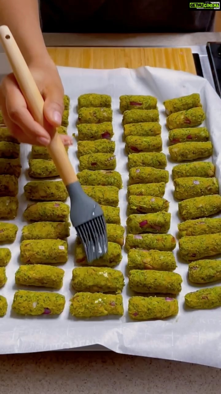 Sushma Raj Instagram - Finally, a way to eat boring broccoli! 😂#broccoli #nuggets