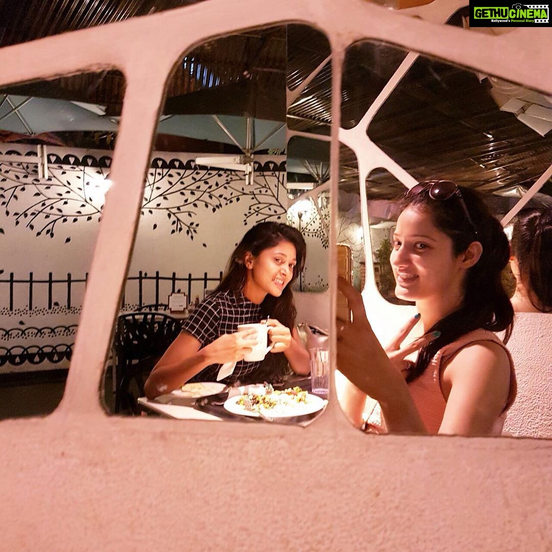 Sushma Raj Instagram - #dinnertime in #mumbai with Richa ❤️