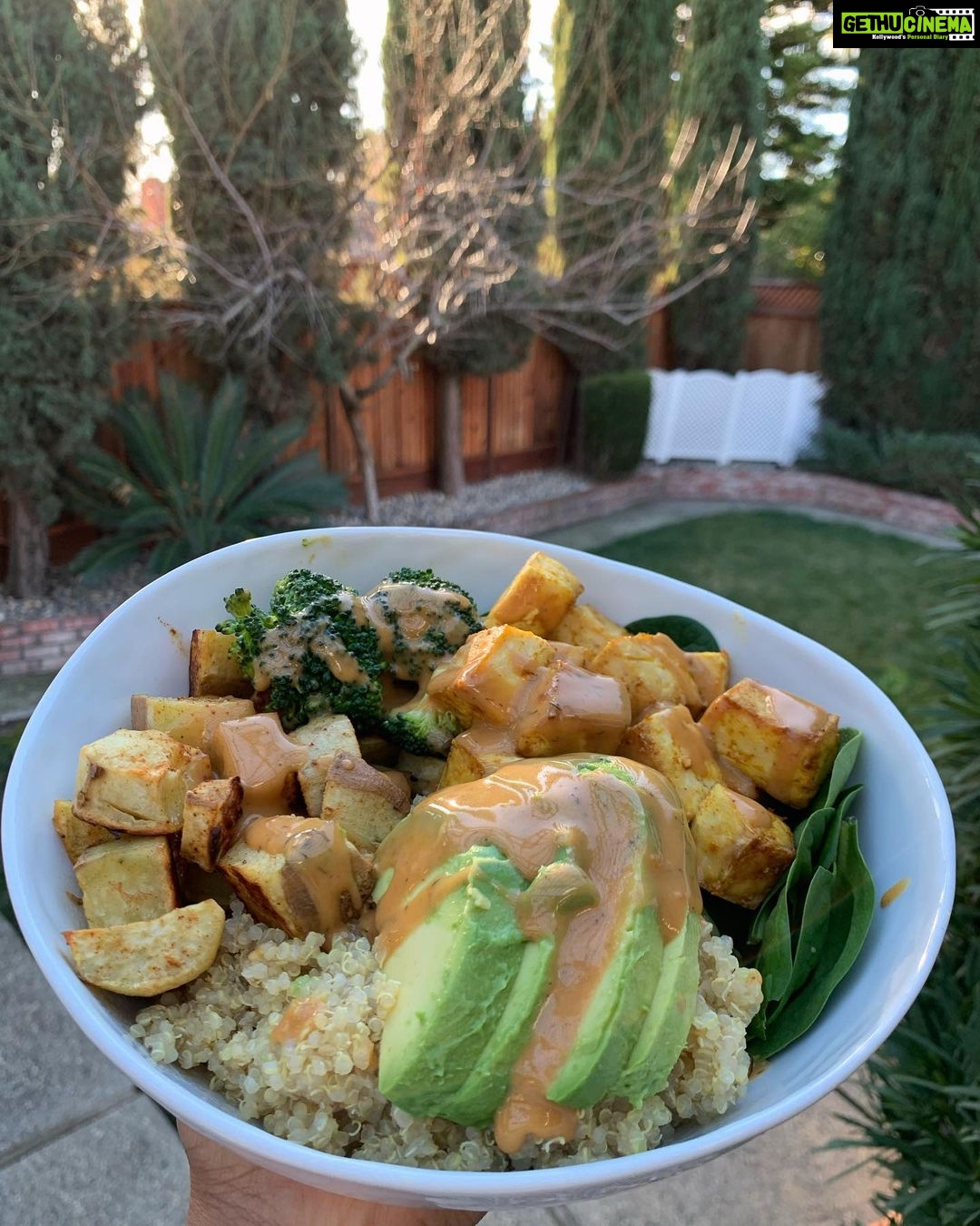 Sushma Raj Instagram - Hot lunch bowl! #healthyfood #healthyeating #veganlunch #vegan