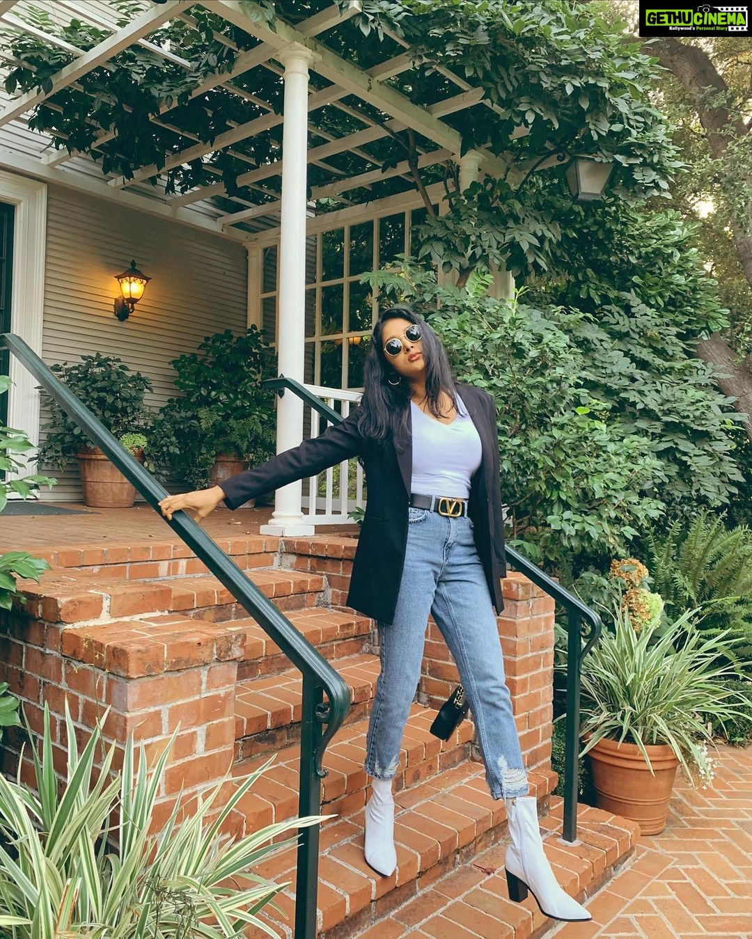 Sushma Raj Instagram - Coz you don’t get 🦠 from 🌱! Palo Alto Downtown