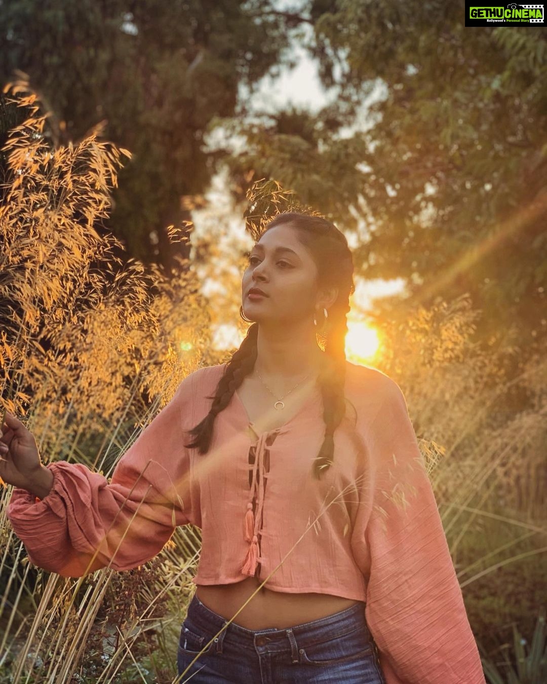 Sushma Raj Instagram - Sunshine makes me happy! ☀️ Palo Alto, California