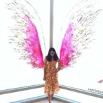 Sushma Raj Instagram - I wish I have wings! BTW If you have wings, where would you fly/go? 😁 #tb #dubai Burj Khalifa Tower, Dubai, UAE
