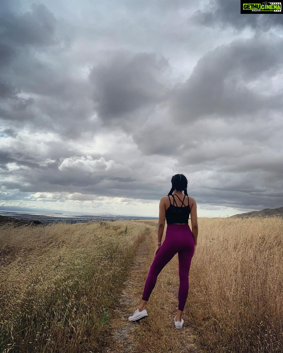 Sushma Raj Instagram - Where the LAND meets the SKY!💜