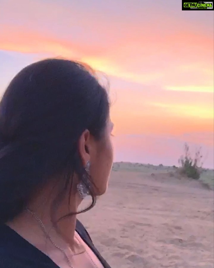 Sushma Raj Instagram - Look at the Sky!🌞 ❤️ #golden Thar Desert, Rajasthan