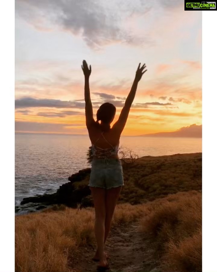 Sushma Raj Instagram - #perfectsunset ❤️ #magical #nature Hawaii