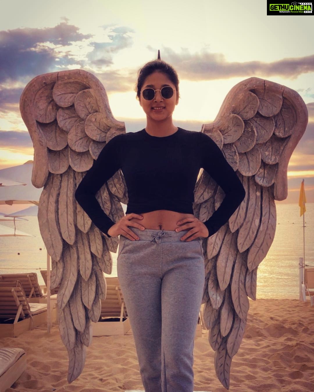 Sushma Raj Instagram - S O A R 🧚🏻♀️ #soar #goldenhour #cabo Mexico