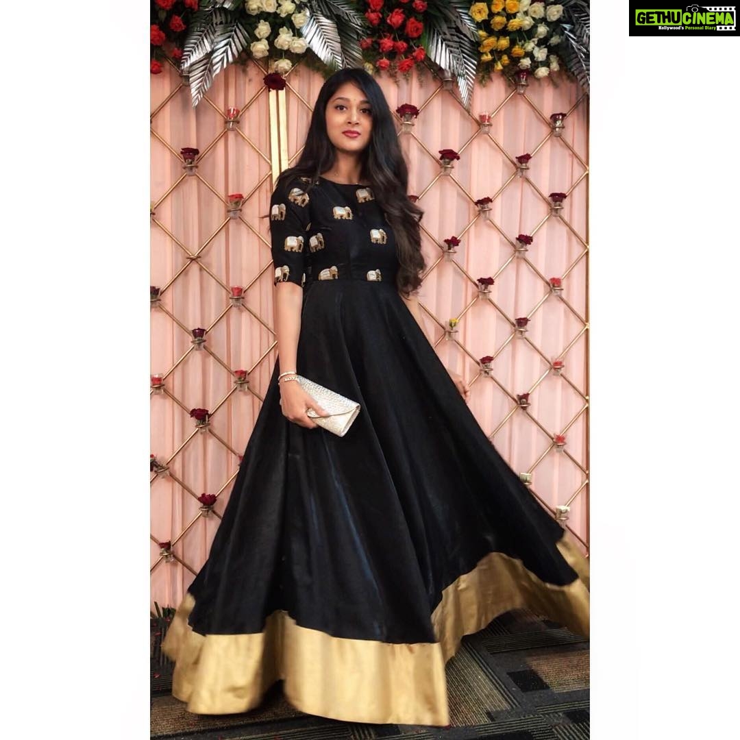Sushma Raj Instagram - #aboutlastnight #cousin #sangeet 💃🏻