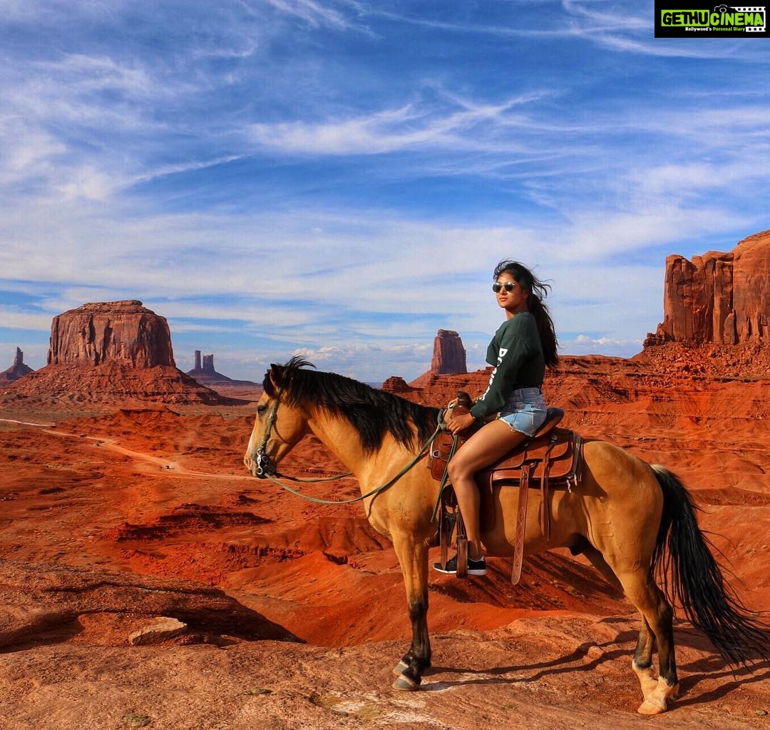Sushma Raj Instagram - I’ve got no roots! Monument Valley