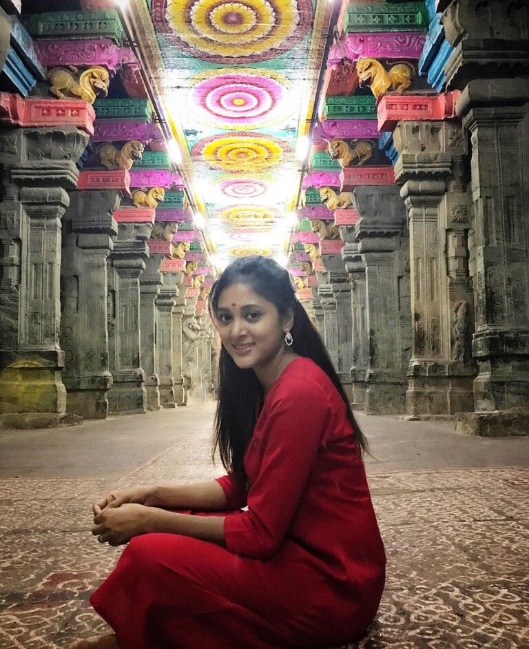 Sushma Raj Instagram - #madurai #meenakshitemple 🙏🏻 Minakshi Temple Madurai Tamilnadu
