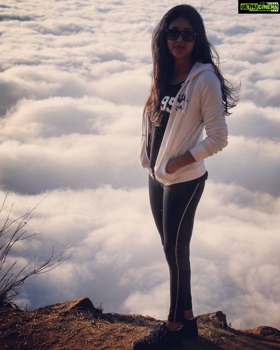 Sushma Raj Instagram - #bedofclouds #nandihills #nammaBengaluru