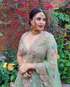 Swara Bhaskar Instagram - The show however, must go on.. (Monday, 21st February 2022) Click: @prifreebee Wearing: @frontierbazarr Home